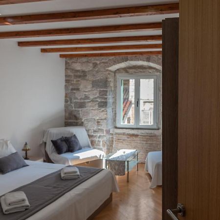 Camenno Apartments-The Heart Of Diocletian'S Palace-Open All Winter! Сплит Екстериор снимка
