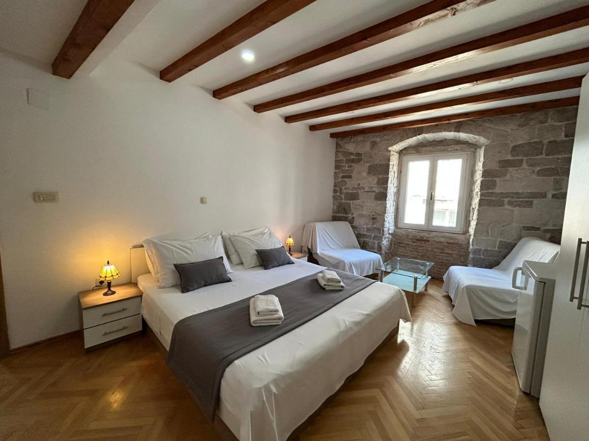 Camenno Apartments-The Heart Of Diocletian'S Palace-Open All Winter! Сплит Екстериор снимка