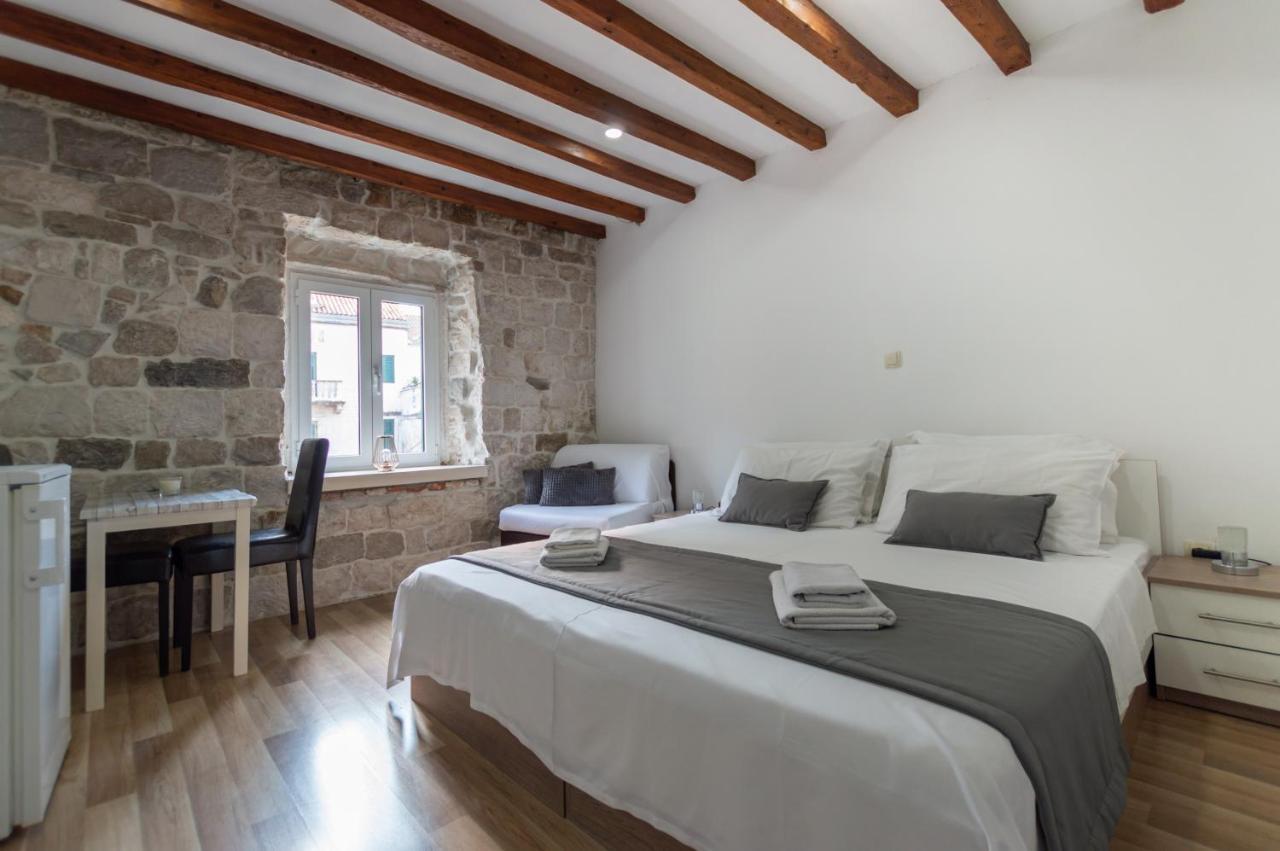 Camenno Apartments-The Heart Of Diocletian'S Palace-Open All Winter! Сплит Екстериор снимка