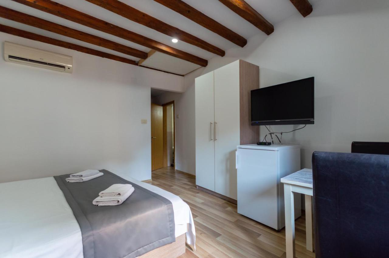 Camenno Apartments-The Heart Of Diocletian'S Palace-Open All Winter! Сплит Екстериор снимка