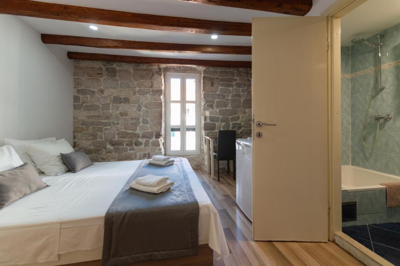 Camenno Apartments-The Heart Of Diocletian'S Palace-Open All Winter! Сплит Екстериор снимка