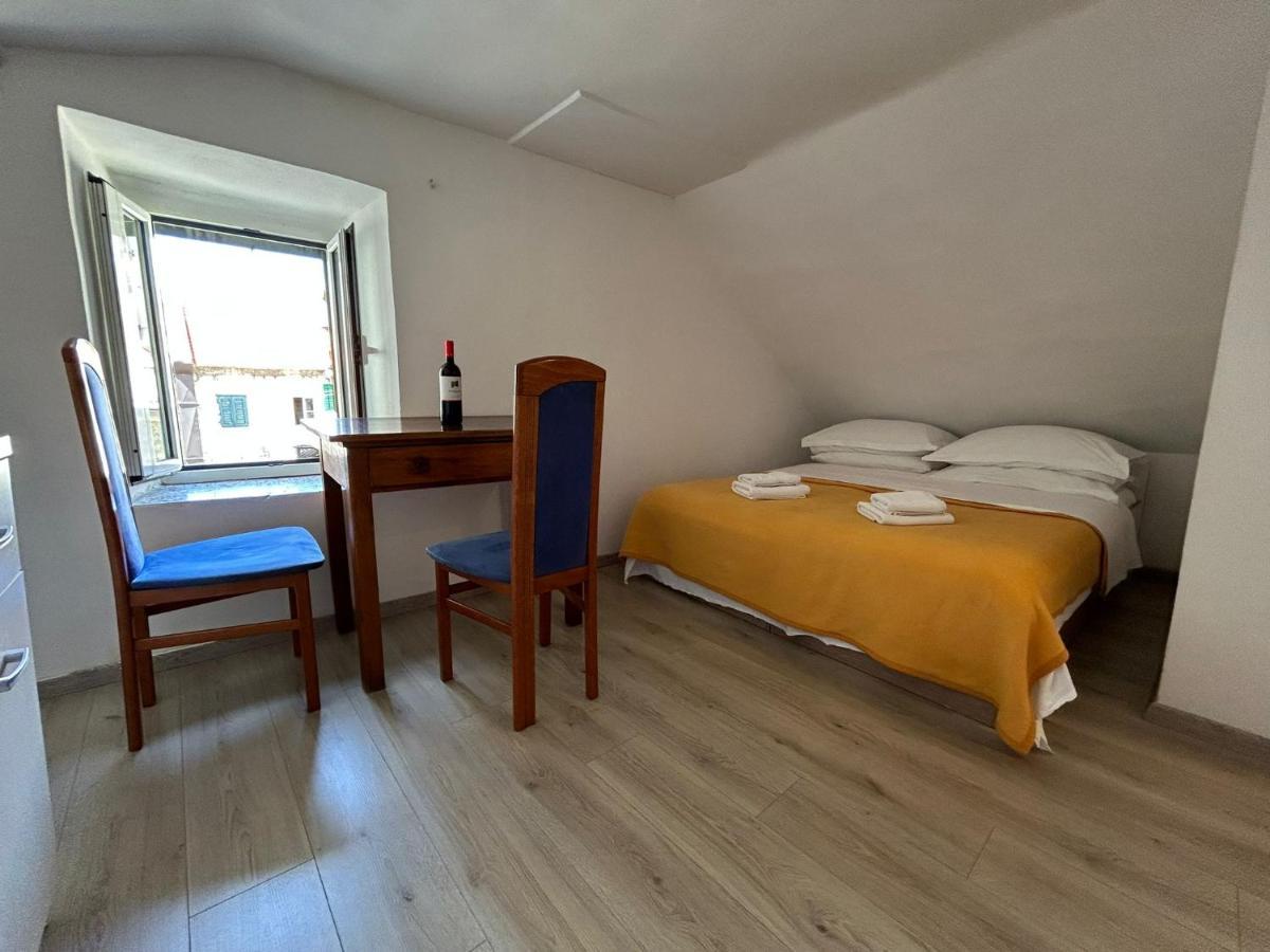 Camenno Apartments-The Heart Of Diocletian'S Palace-Open All Winter! Сплит Екстериор снимка